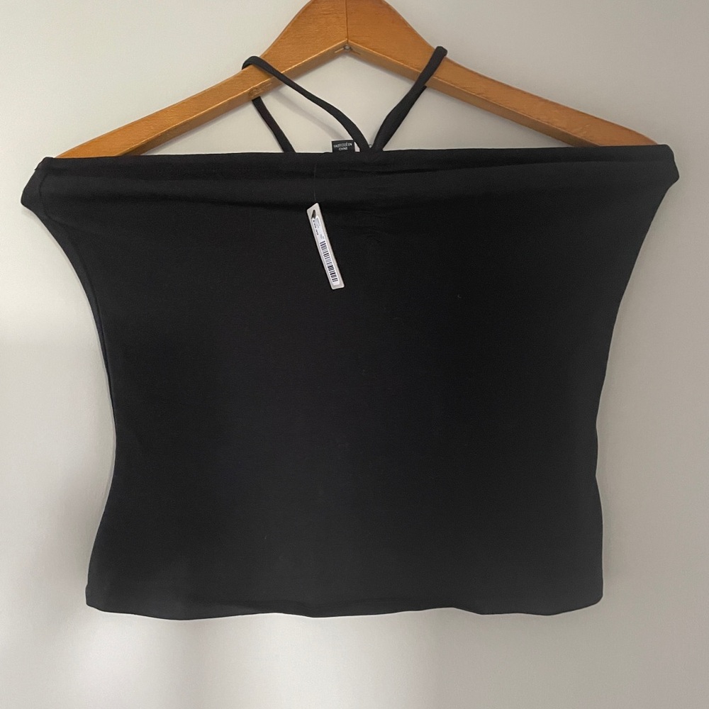 RW&Co- NWT, black, tie around neck. Fitted